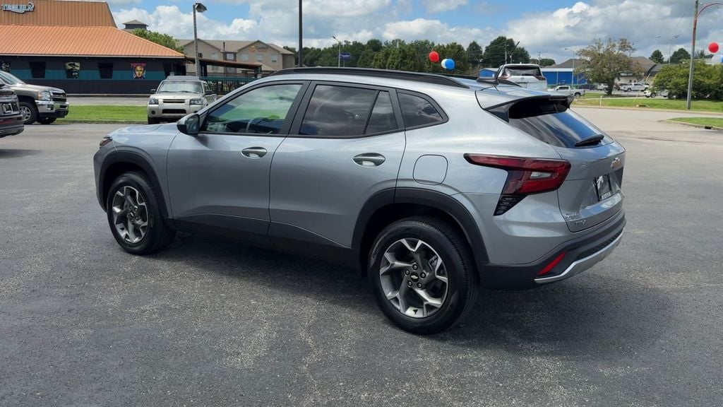2024 Chevrolet Trax LT Photo in Danville KY 40422