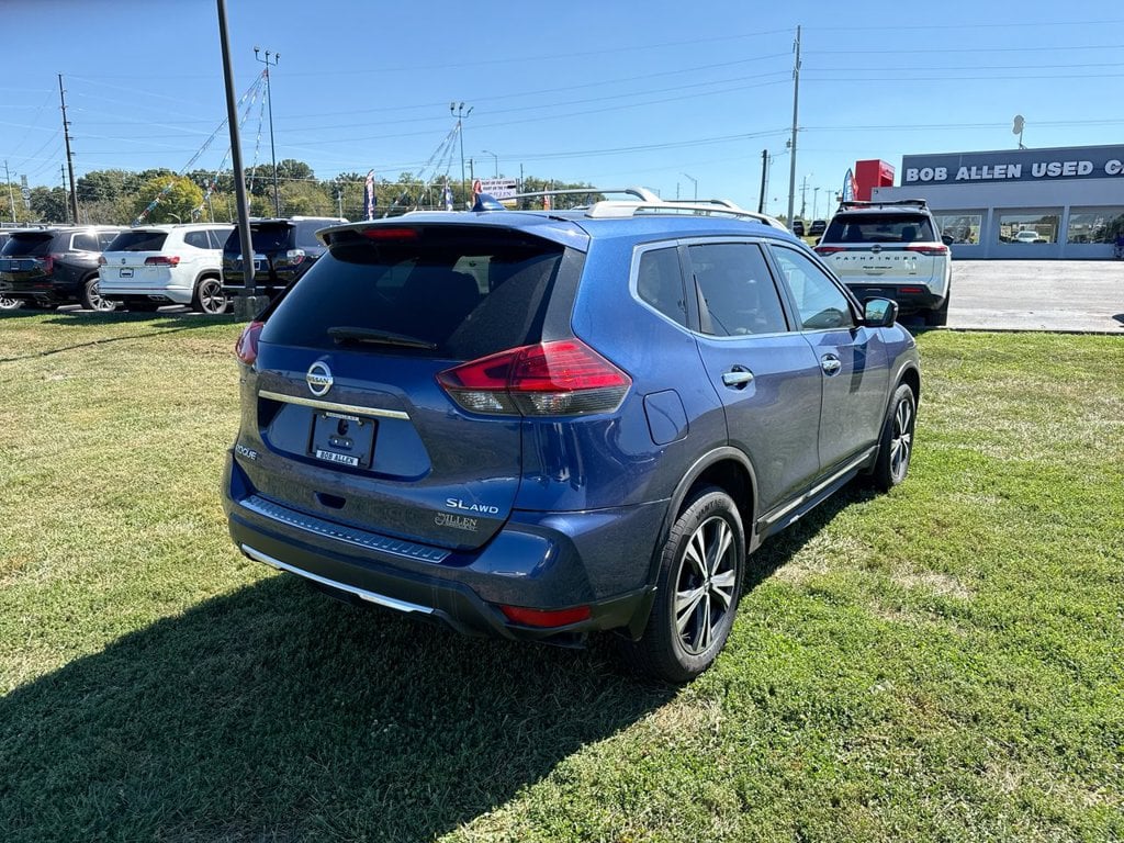 2017 Nissan Rogue SL Photo in Danville KY 40422