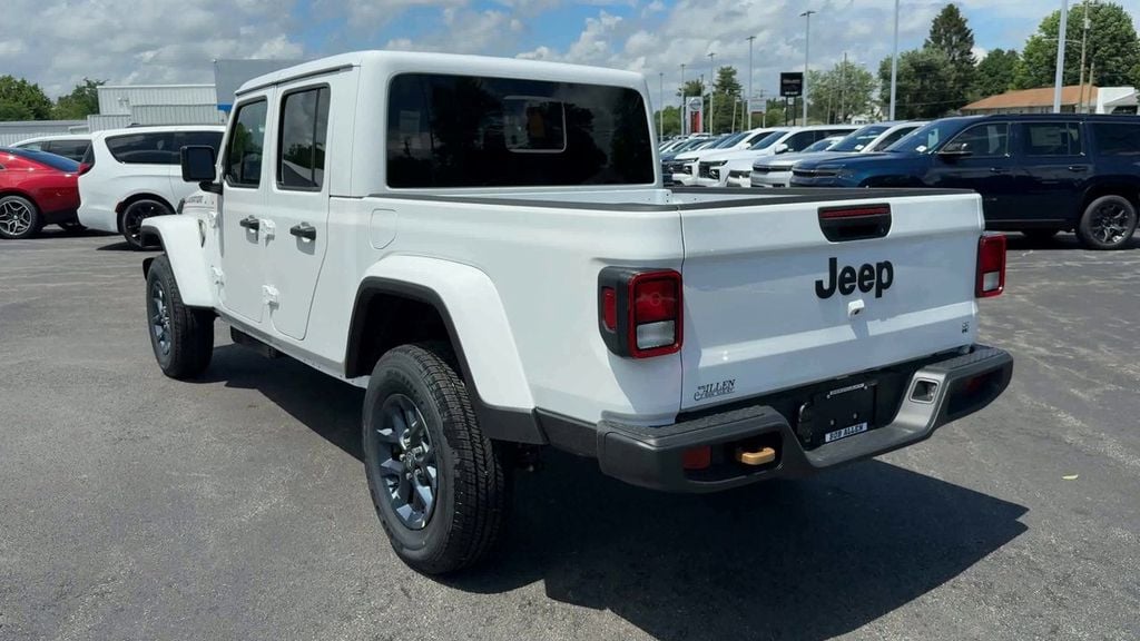 2026 Jeep Gladiator 85th Anniversary Edition Photo in Danville KY 40422