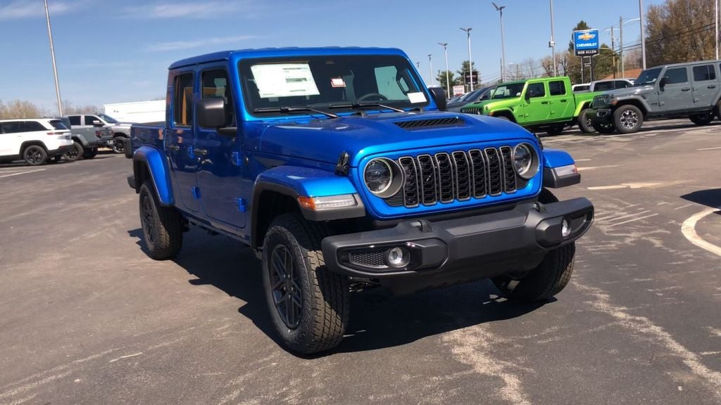 2026 Jeep Gladiator Sport S Photo in Danville KY 40422