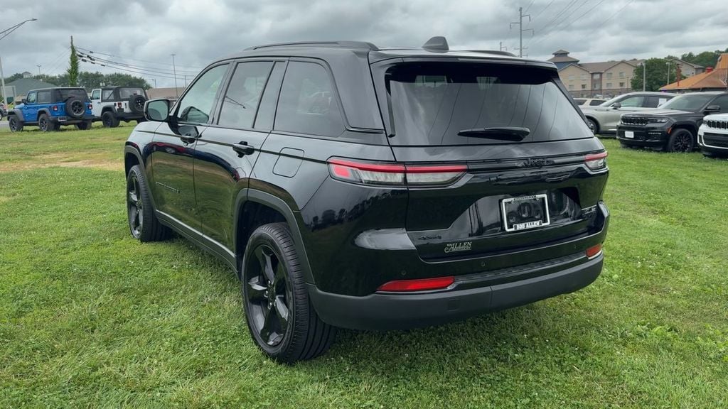 2025 Jeep Grand Cherokee Limited Photo in Danville KY 40422