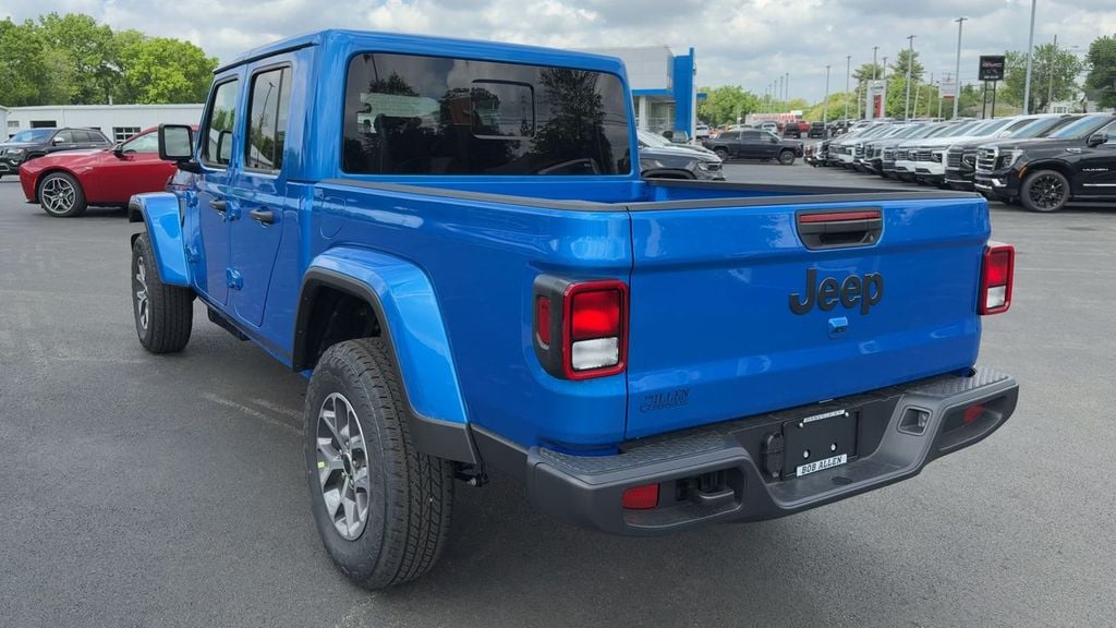 2026 Jeep Gladiator Sport S Photo in Danville KY 40422