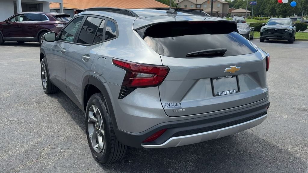 2024 Chevrolet Trax LT Photo in Danville KY 40422