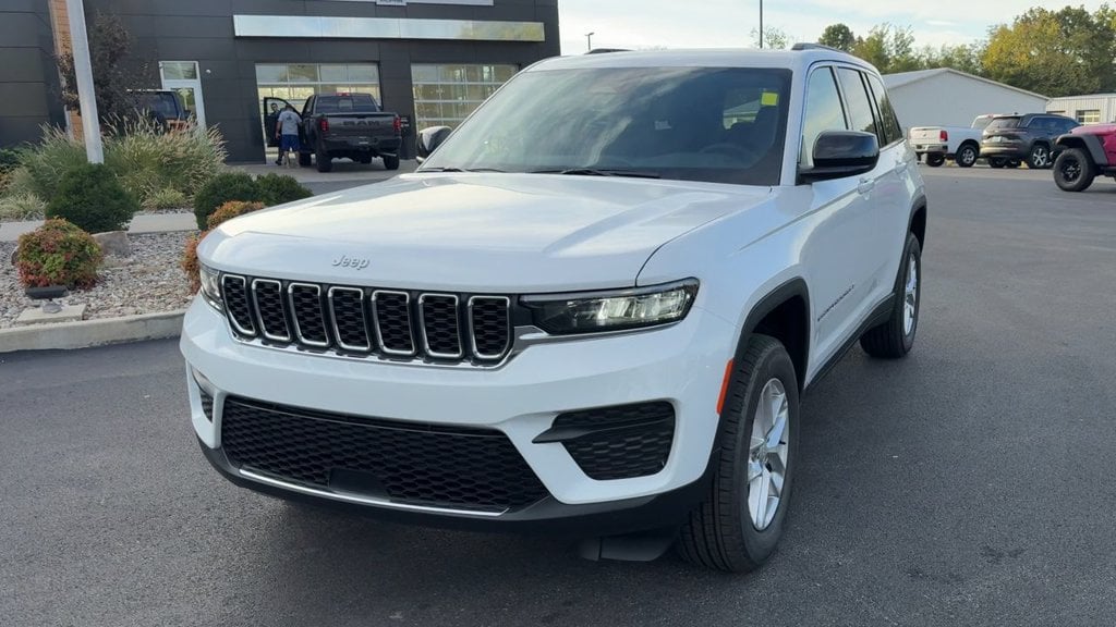 2026 Jeep Grand Cherokee Laredo X Photo in Danville KY 40422
