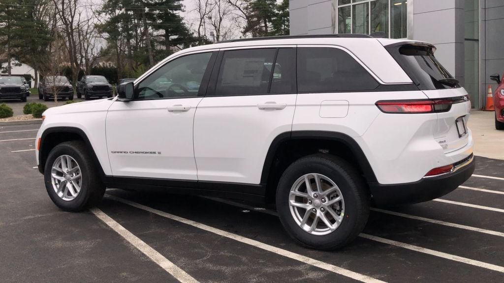 2026 Jeep Grand Cherokee Laredo X Photo in Danville KY 40422