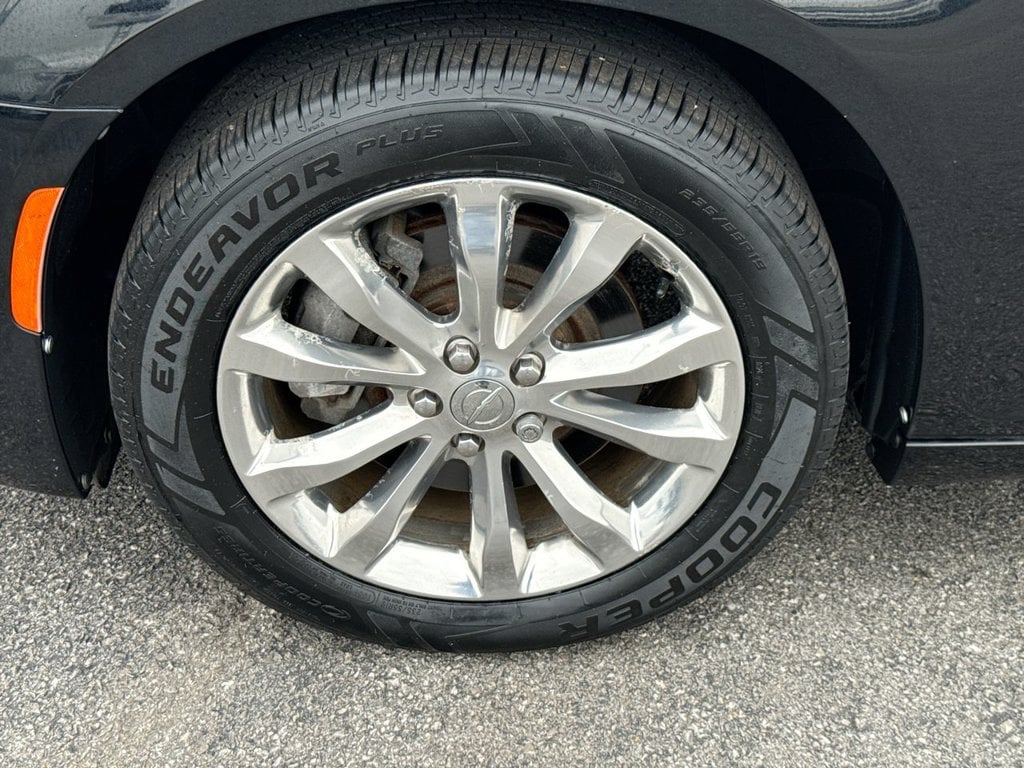 2015 Chrysler 300 Limited Photo in Danville KY 40422