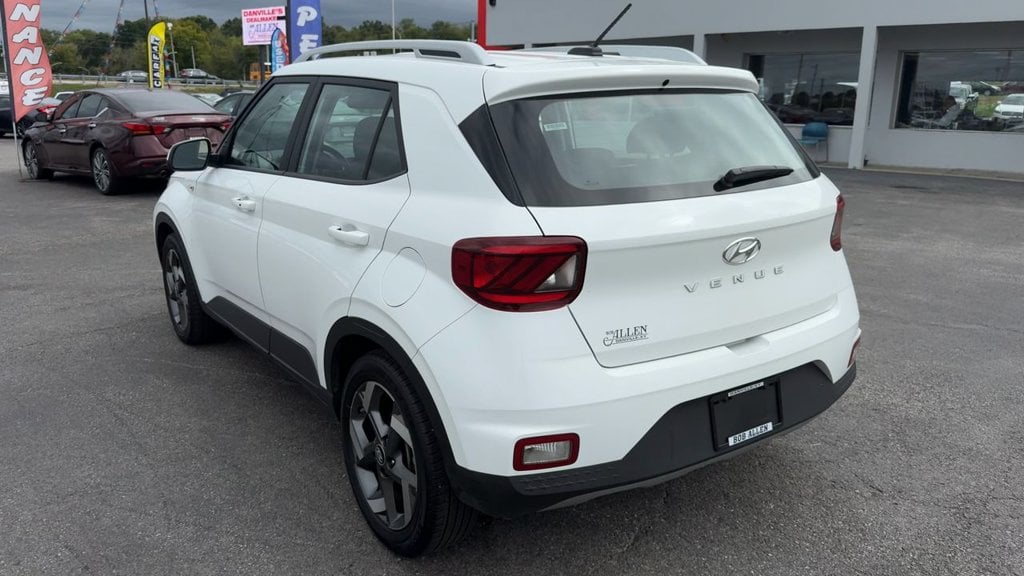 2025 Hyundai Venue SEL Photo in Danville KY 40422