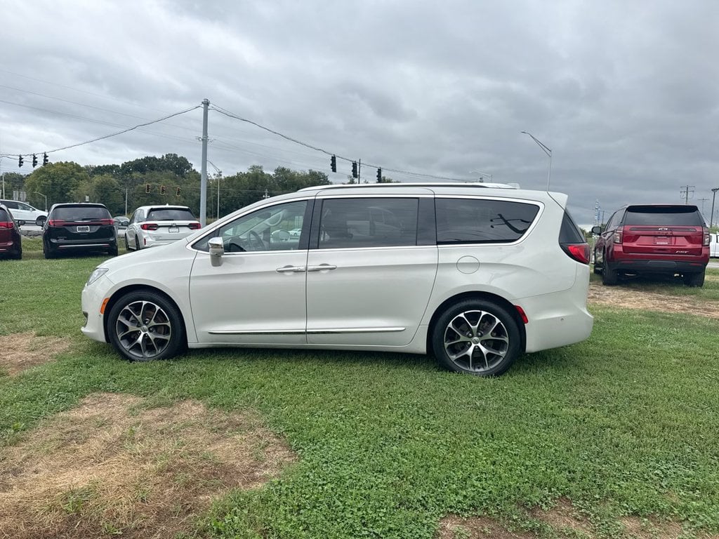 2019 Chrysler Pacifica Limited Photo in Danville KY 40422