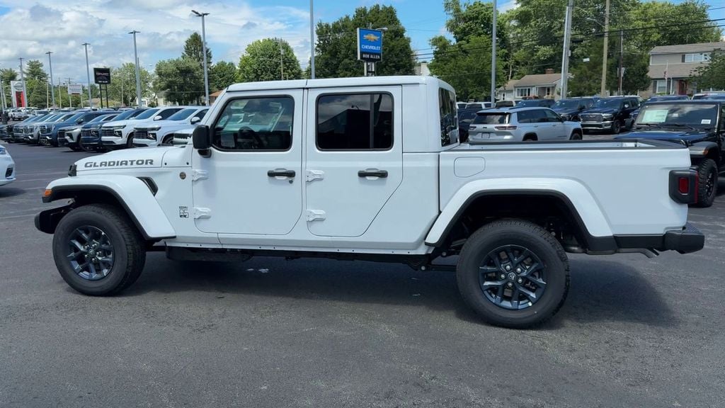 2026 Jeep Gladiator 85th Anniversary Edition Photo in Danville KY 40422