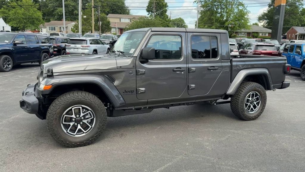 2026 Jeep Gladiator Sport S Photo in Danville KY 40422