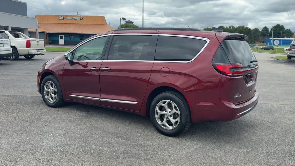 2023 Chrysler Pacifica Limited Photo in Danville KY 40422