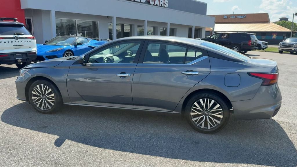 2025 Nissan Altima 2.5 SV Photo in Danville KY 40422