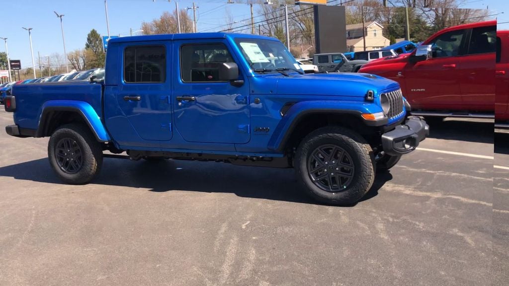 2026 Jeep Gladiator Sport S Photo in Danville KY 40422