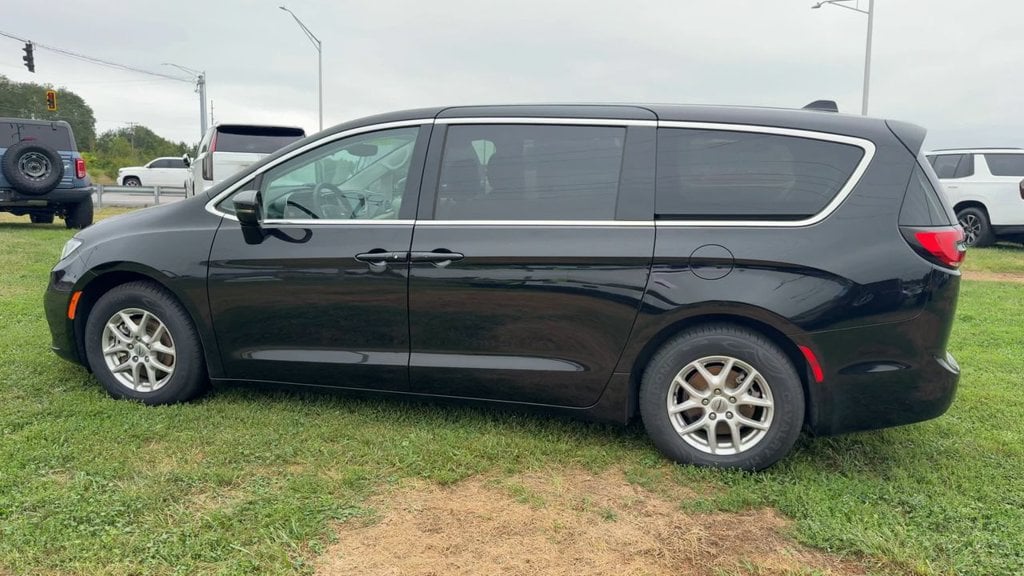 2024 Chrysler Pacifica Touring L Photo in Danville KY 40422