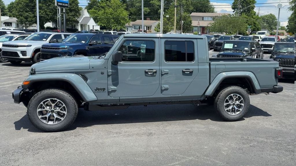 2026 Jeep Gladiator Sport S Photo in Danville KY 40422
