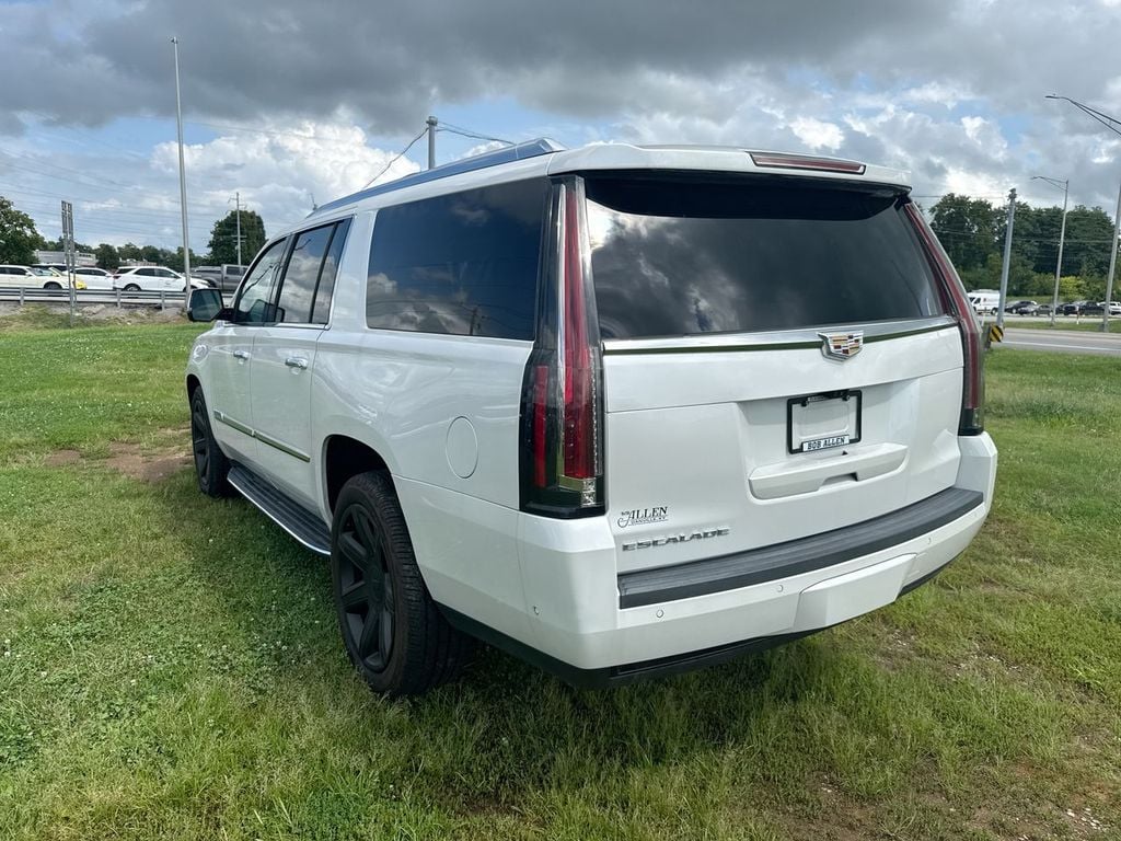 2020 Cadillac Escalade ESV Premium Photo in Danville KY 40422