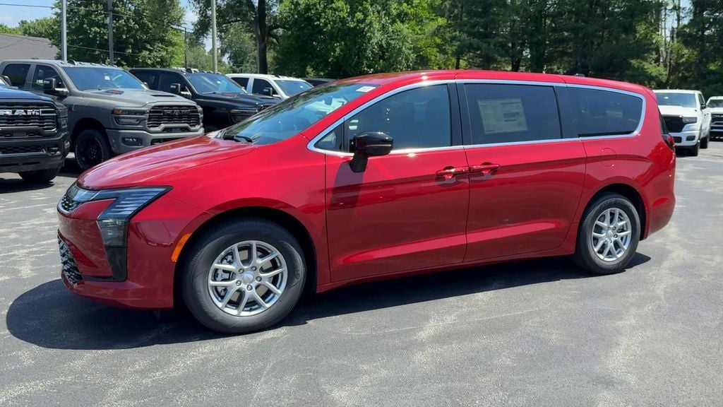2027 Chrysler Pacifica Select Photo in Danville KY 40422