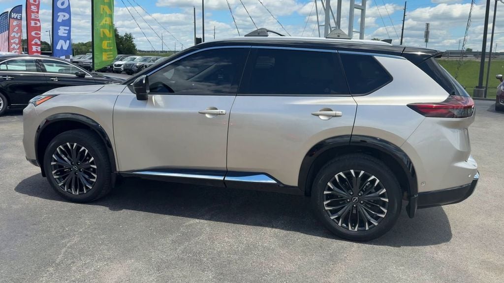 2025 Nissan Rogue Platinum Photo in Danville KY 40422