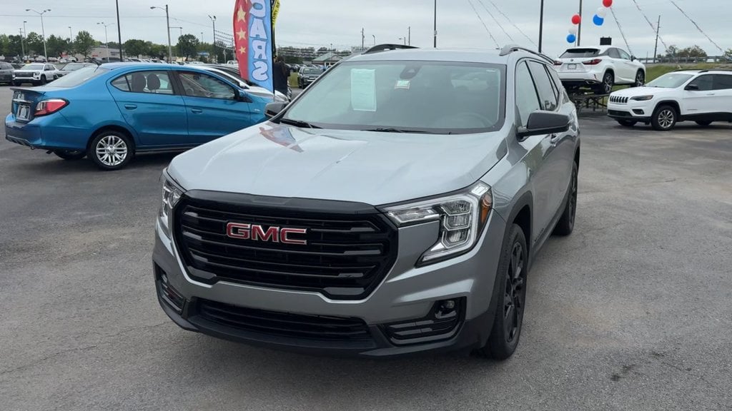 2024 GMC Terrain SLT Photo in Danville KY 40422