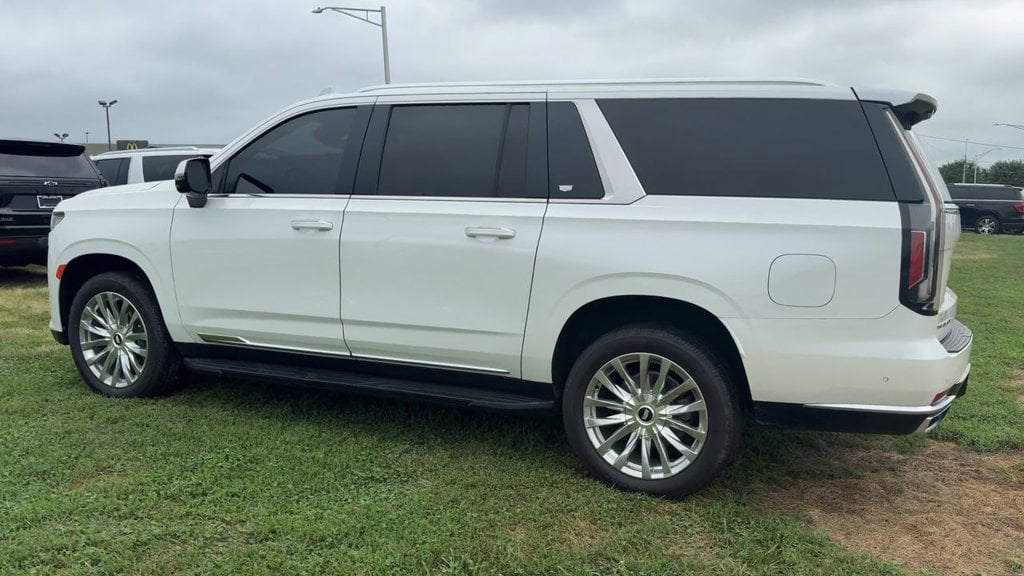 2023 Cadillac Escalade ESV Premium Photo in Danville KY 40422