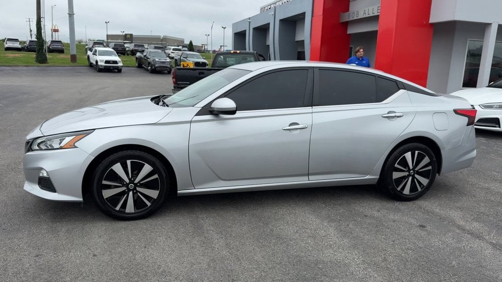 2022 Nissan Altima 2.5 SV Photo in Danville KY 40422