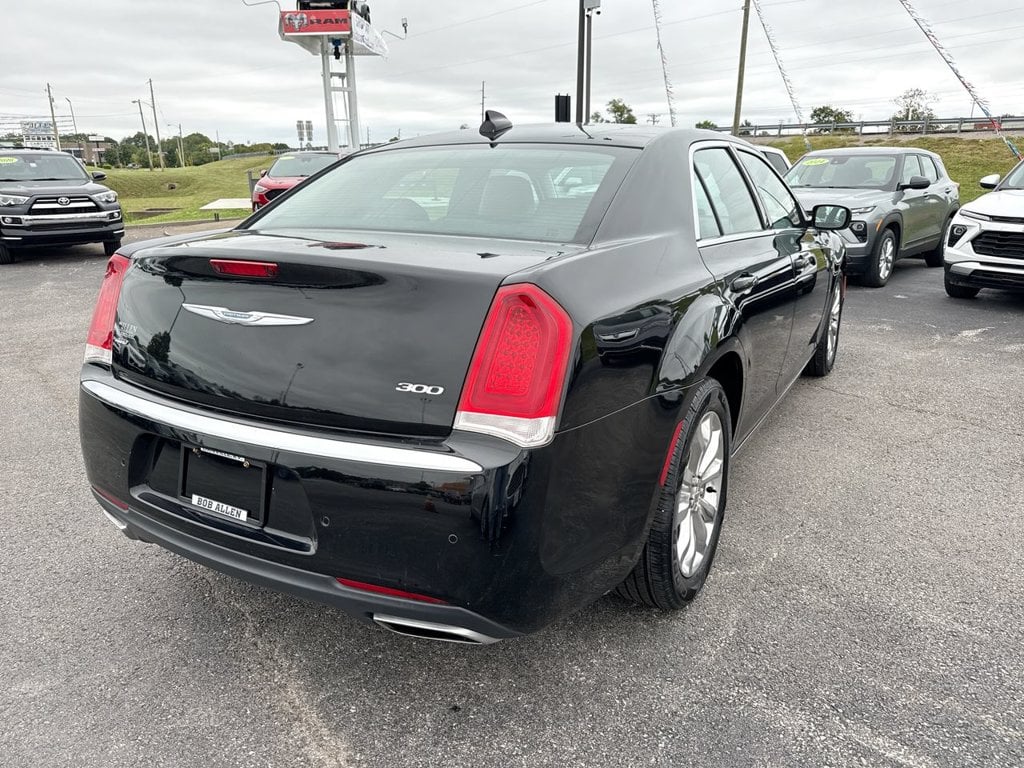 2015 Chrysler 300 Limited Photo in Danville KY 40422