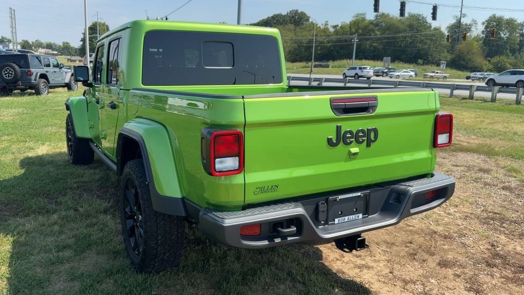 2025 Jeep Gladiator Nighthawk Photo in Danville KY 40422