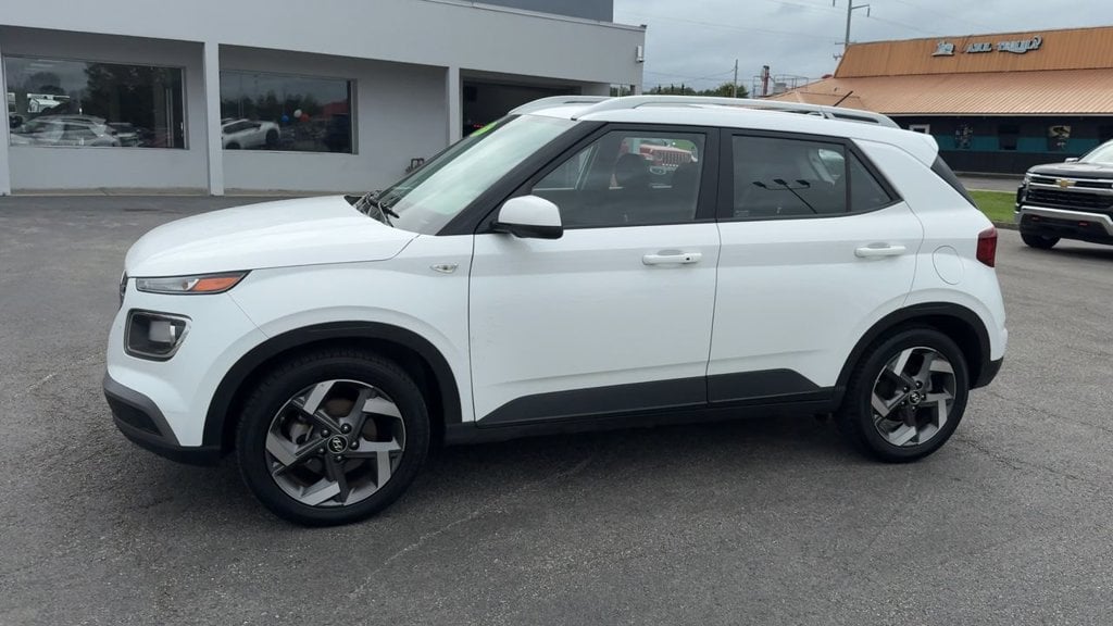 2025 Hyundai Venue SEL Photo in Danville KY 40422