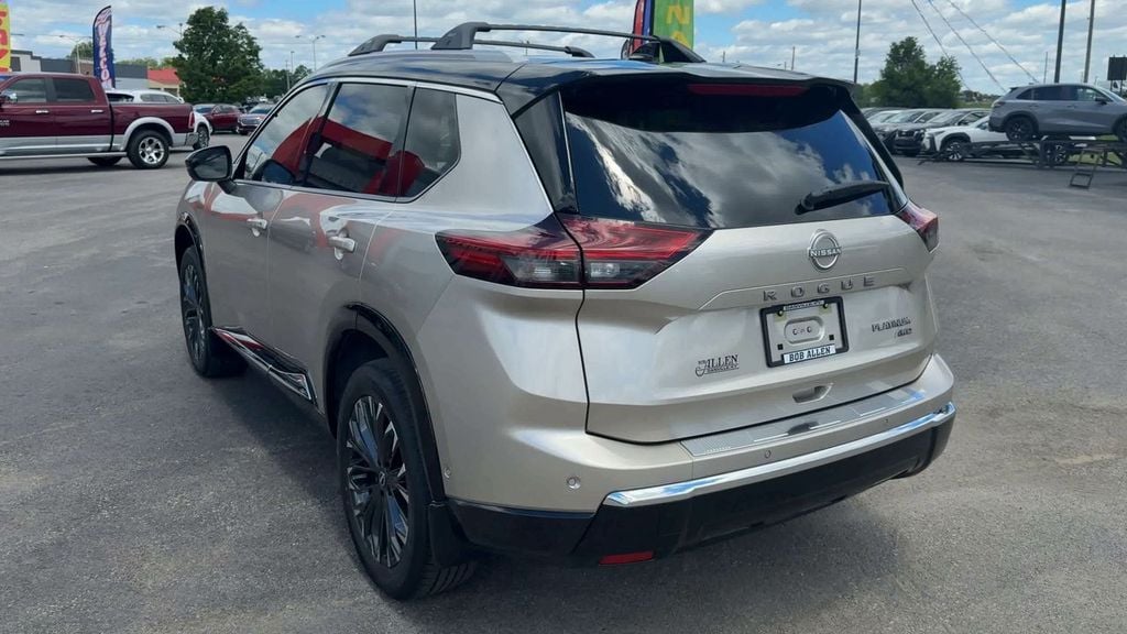 2025 Nissan Rogue Platinum Photo in Danville KY 40422