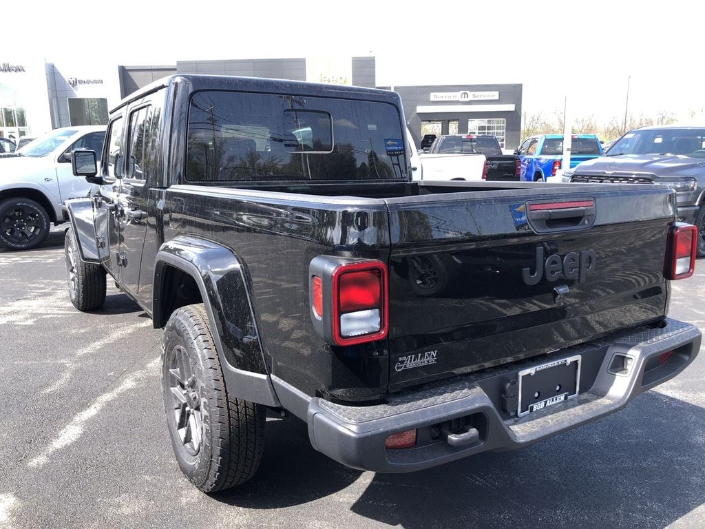 2026 Jeep Gladiator Sport S Photo in Danville KY 40422