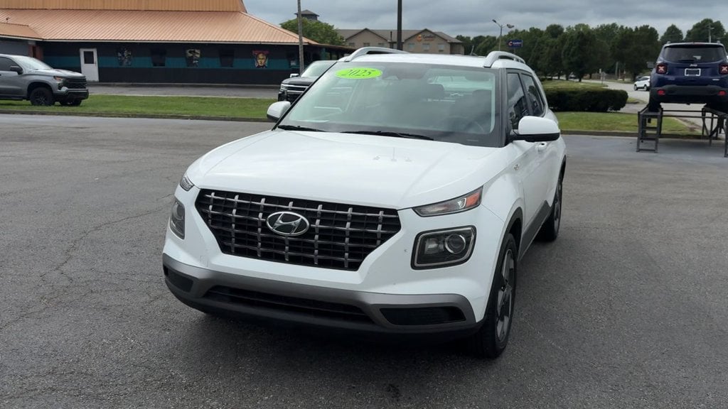 2025 Hyundai Venue SEL Photo in Danville KY 40422