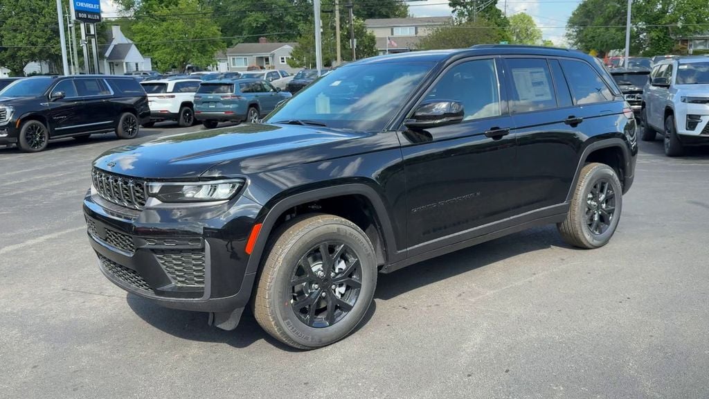 2026 Jeep Grand Cherokee Altitude Photo in Danville KY 40422
