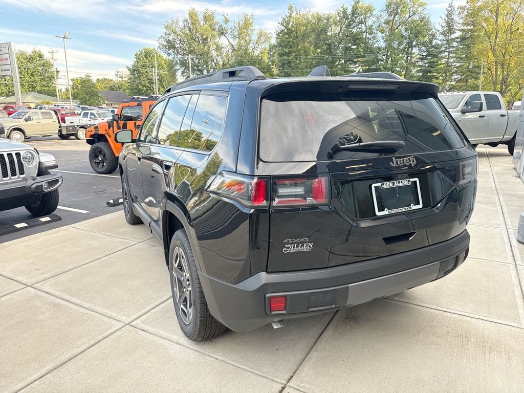 2026 Jeep Cherokee Laredo Photo in Danville KY 40422