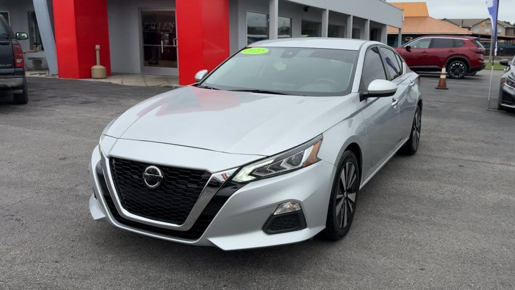 2022 Nissan Altima 2.5 SV Photo in Danville KY 40422