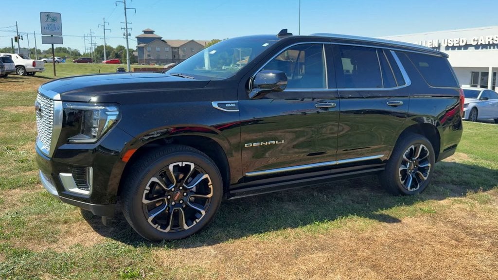 2023 GMC Yukon Denali Photo in Danville KY 40422