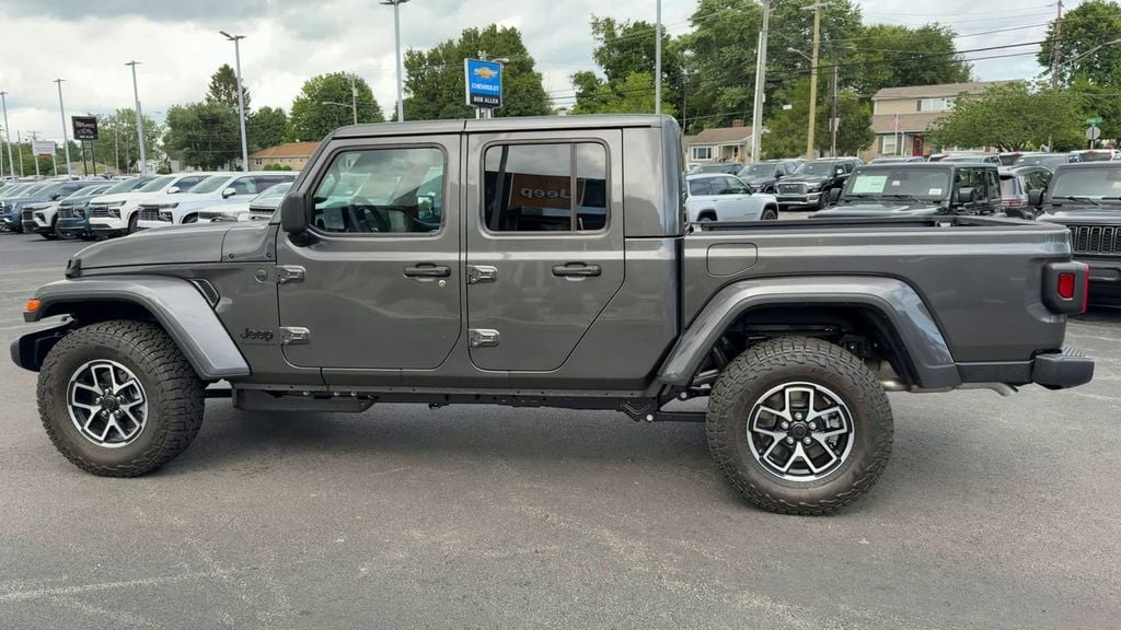 2026 Jeep Gladiator Sport S Photo in Danville KY 40422