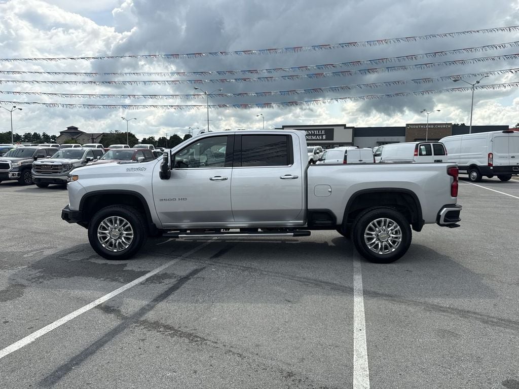 Pre-Owned 2022 Chevrolet Silverado 3500HD High Country - photo - 10
