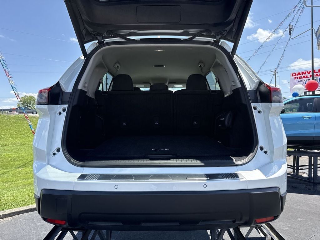 Pre-Owned 2026 Nissan Rogue SV - photo - 16