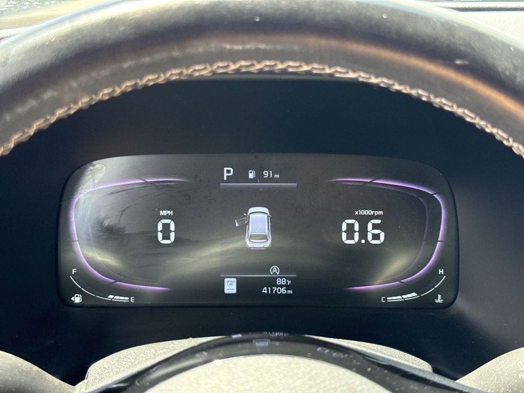 Pre-Owned 2024 Kia Soul GT-Line - photo - 23