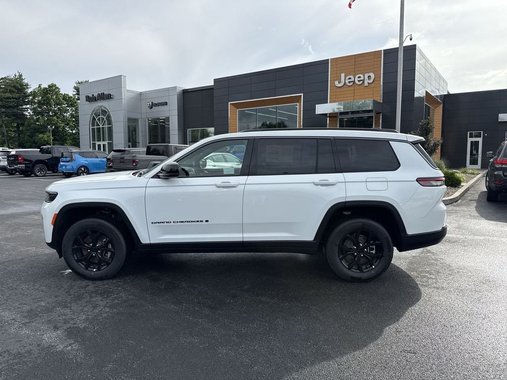 New 2026 Jeep Grand Cherokee L Altitude - photo - 10
