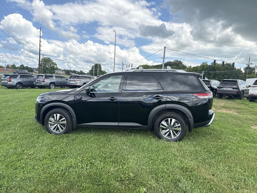 Pre-Owned 2024 Nissan Pathfinder SL - photo - 10