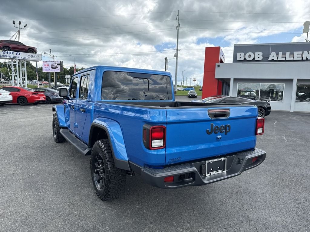 Pre-Owned 2025 Jeep Gladiator High Tide - photo - 11