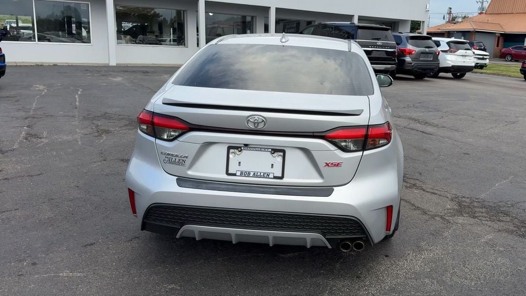 Pre-Owned 2021 Toyota Corolla XSE - photo - 5