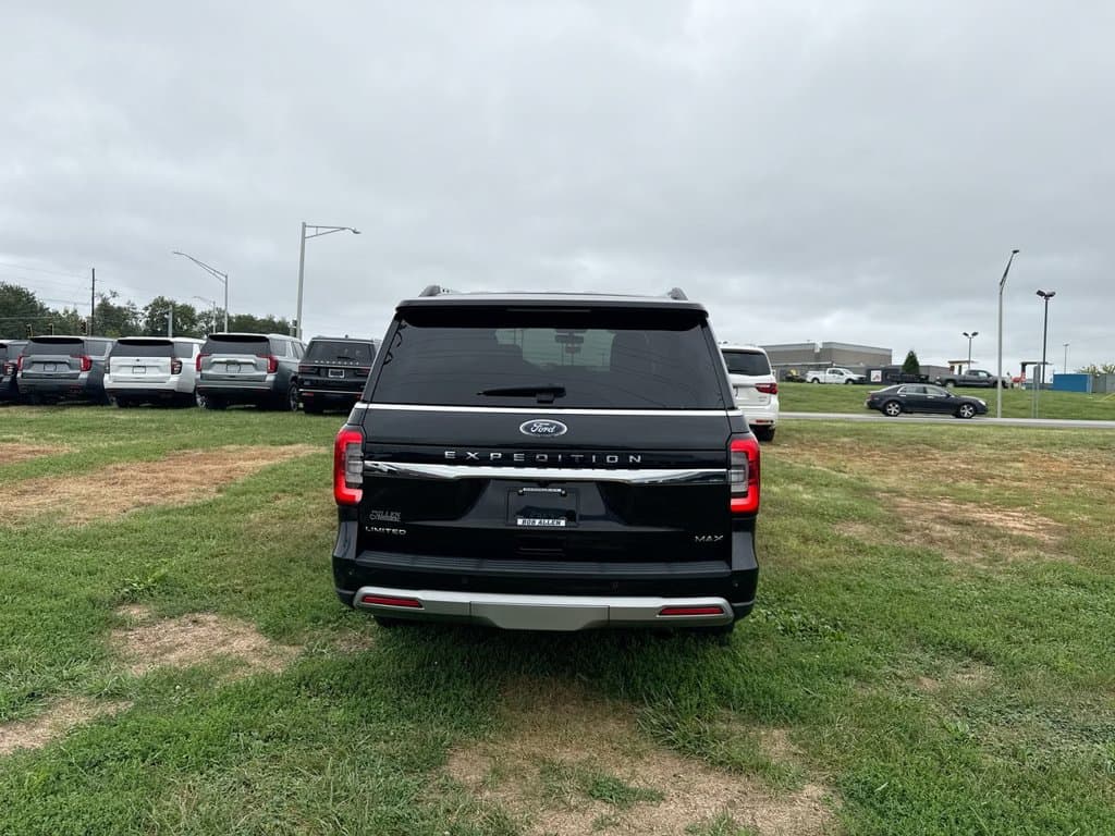 Pre-Owned 2024 Ford Expedition Max Limited - photo - 18
