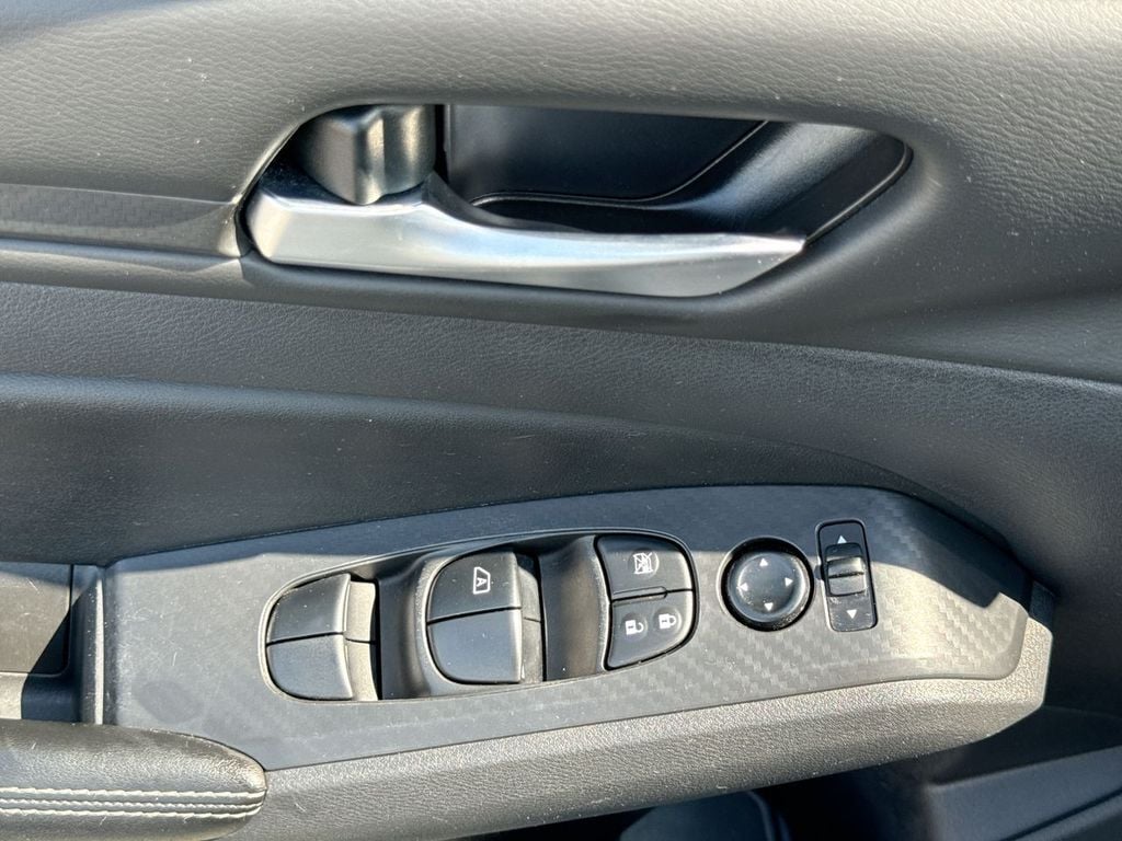 Pre-Owned 2025 Nissan Altima 2.5 SV - photo - 19