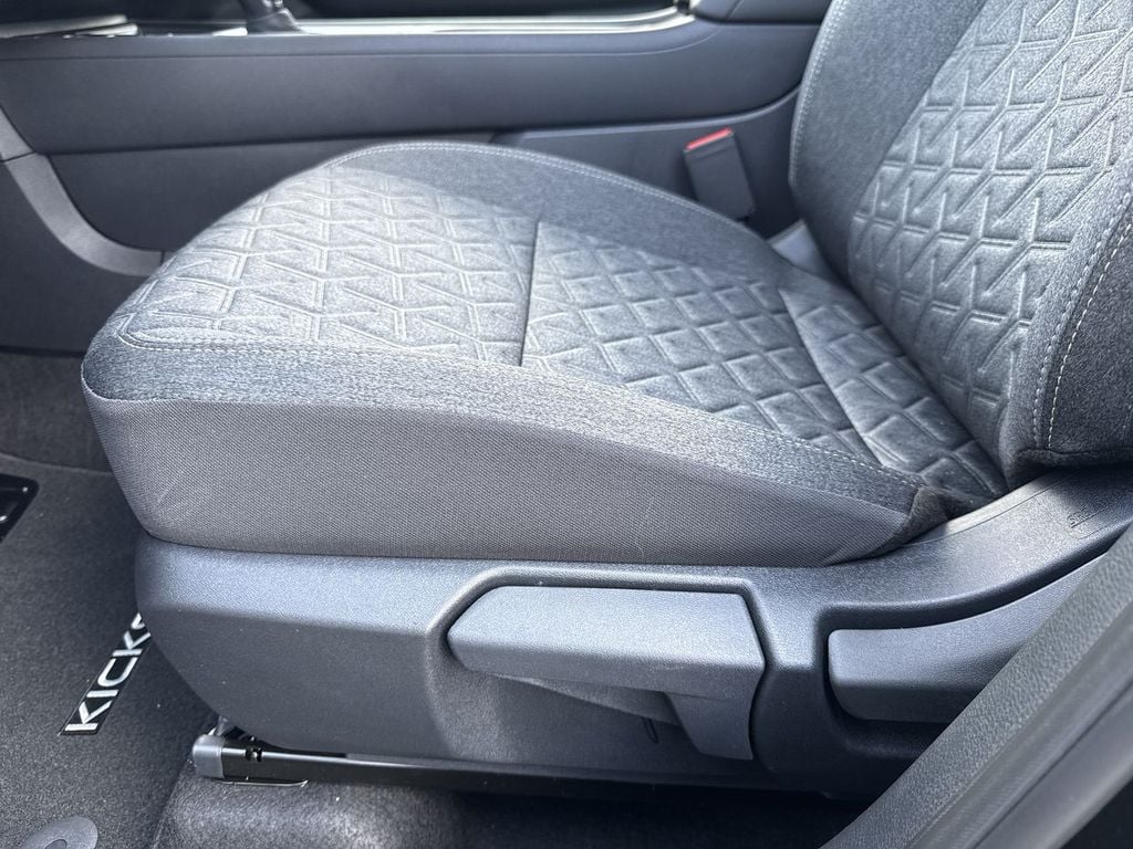 New 2026 Nissan Kicks SV - photo - 21