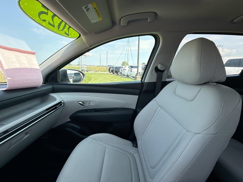 Pre-Owned 2025 Hyundai Tucson SEL Convenience - photo - 31