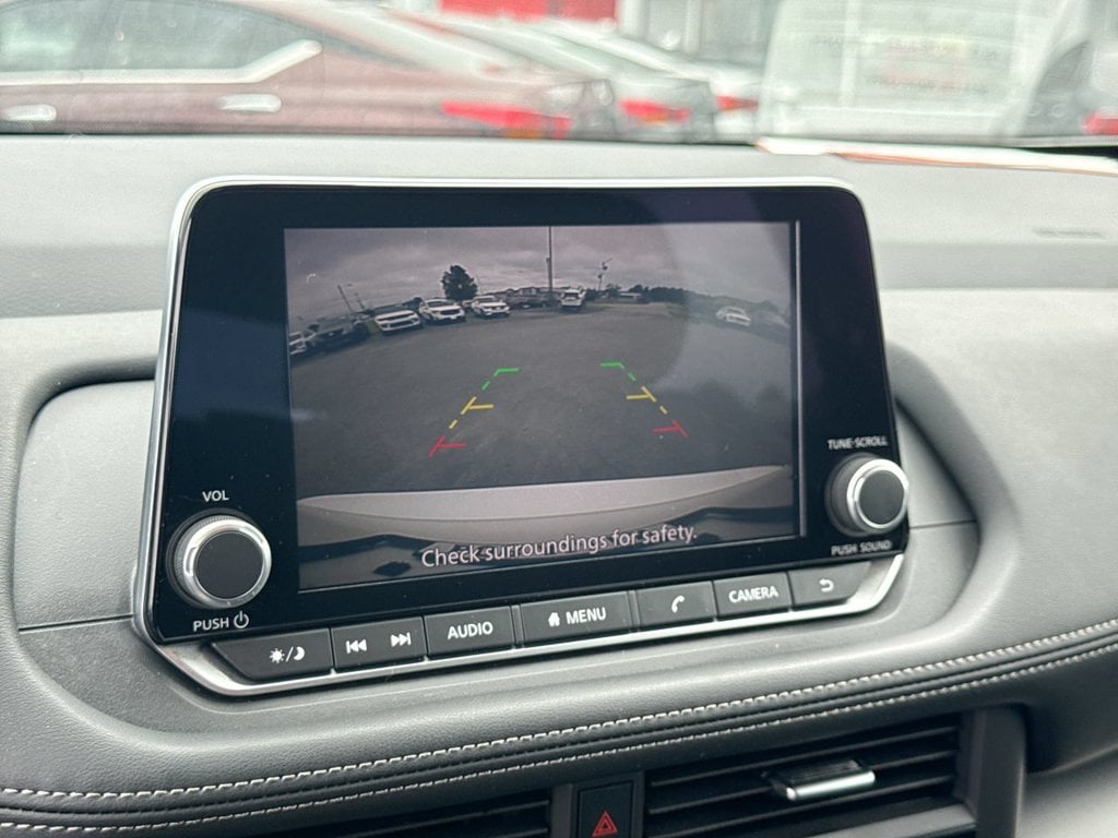 Pre-Owned 2024 Nissan Rogue SV - photo - 28