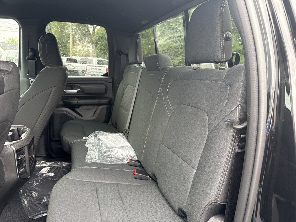 New 2026 Ram 1500 Express - photo - 18
