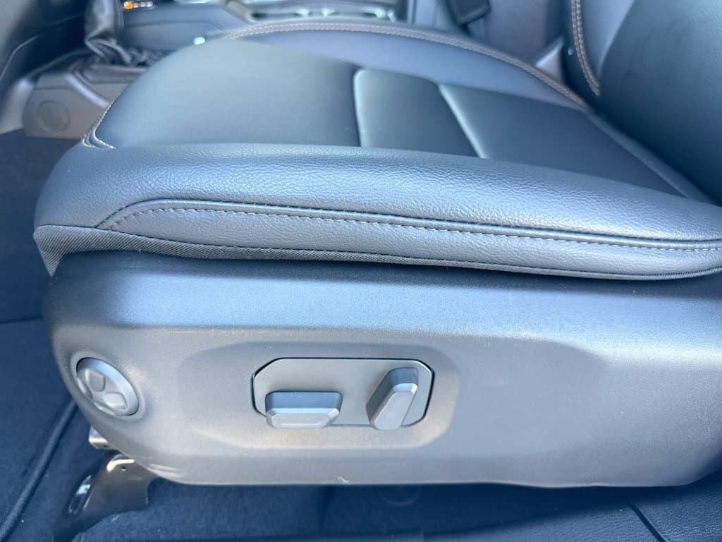 New 2027 Jeep Wrangler Sahara - photo - 11